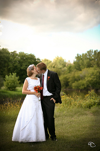 Jana and Chris Kissing